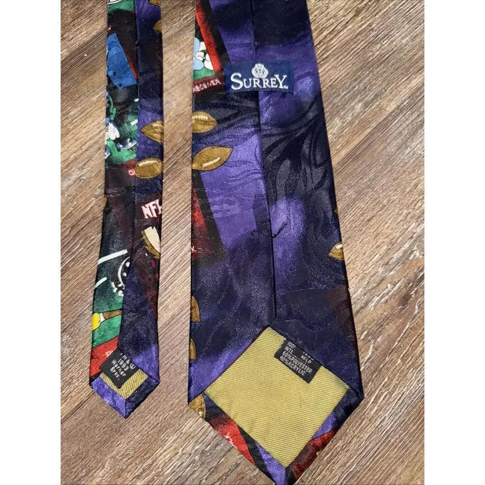Vintage 1993 NFL Looney‎ Tunes Football Tie Sylvester Pepe Le Pew Wile Coyote